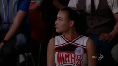 Avec qui est-elle allée au premier bal de la Promo ?