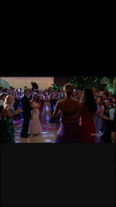 Pour elle, qu'elle est la raison pour laquelle elle n'a pas été élue reine de la promo ? (S2)