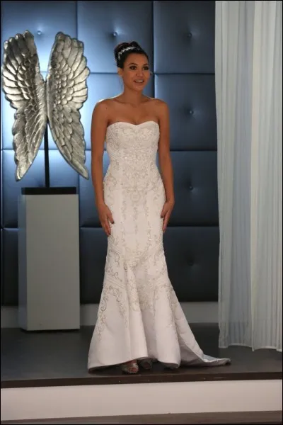 Que propose-t'elle à Rachel pour redorer son image après qu'une journaliste ait écrit que ce n'est qu'une diva ? (S5)