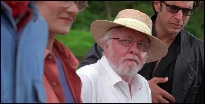 Dans "Le Monde perdu", il apparaît à la fin du film à la télévision et finit son discours en récitant la phrase :