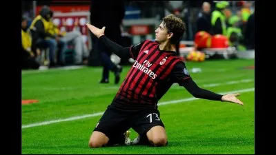 Où notre italien Manuel Locatelli joue-t-il ?