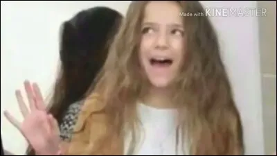 De quel instrument Erza joue-telle ?