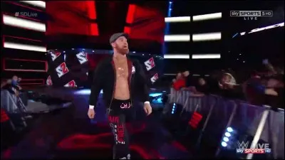 Lors de "SmackDown Live" pendant la semaine du Superstar Shake-Up, quelle superstar nouvelle venue à "SmackDown Live" ouvre le show en se faisant interrompre par une autre superstar nouvelle venue à "SmackDown Live" : Sami Zayn ?