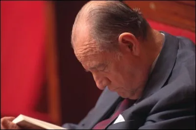 Quel animal prête ses traits à Raymond Barre dans le "Bébète-show" ?