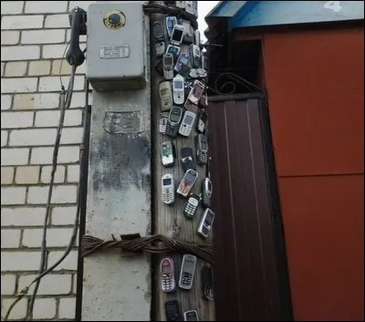 Un vrai mur téléphonique ! En quelle année le premier Iphone est-il sorti ?