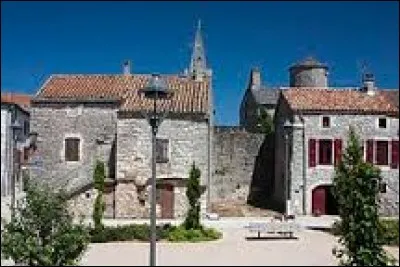 La Cavalerie, au centre du Plateau du Larzac, est une commune de l'ancienne région Midi-Pyrénées située dans le département ...