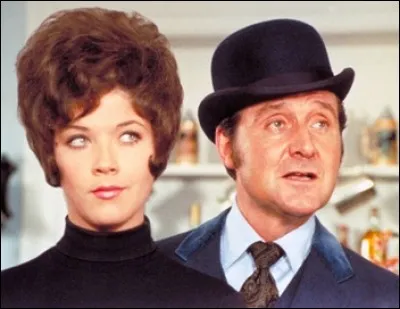 Blouson noir, son rond est employé.