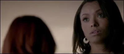 Qui est la descendante de cette sorcière, qui est une amie de Caroline ?