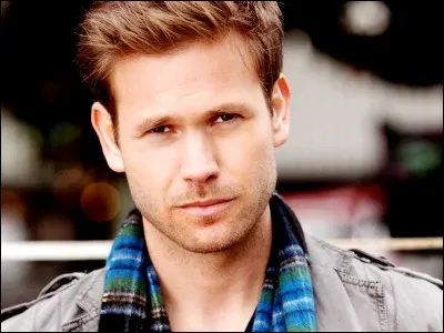 Qui est Alaric Saltzman ?