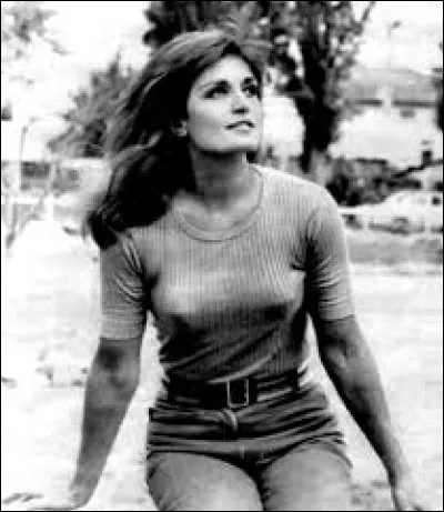 Quelle chanson grecque fut un triomphe en plusieurs langues pour Dalida?