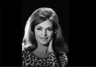 Sheila a chanté la version française de ce tube chanté en italien par Dalida.