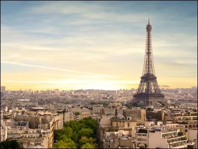 Quelle est la hauteur de la tour Eiffel ?