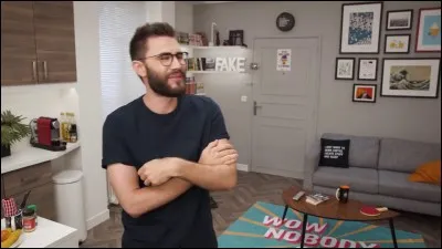 Depuis combien de temps Cyprien a-t-il déménagé à Paris ?