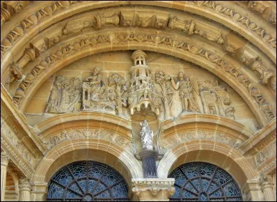 Quel philosophe et historien français est né à Vouziers le 21 avril 1828 ?