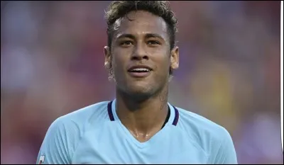 Quel serait le salaire du futur Parisien si celui-ci signait ?