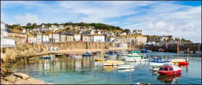 Ville d'Angleterre de 20 000 habitants, en Cornouailles. Située à l'extrême pointe sud-ouest du pays, c'est un port de pêche et une station balnéaire. Elle abrite dans sa baie le "Mont Saint Michel" anglais.