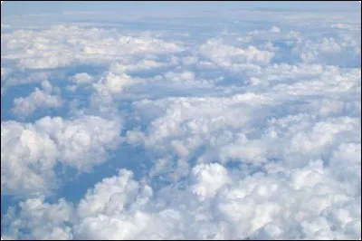 Possède une chambre à air.