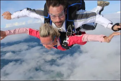 Quitta sa prison par les airs.