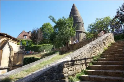 La ville de Sarlat-la-Canéda fait-elle partie de la région Occitanie ?