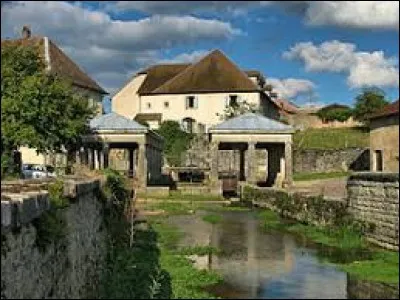 Village Haut-Saônois, Etuz se situe en région ...