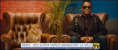 Quel jeu de mots fait la présentatrice à Black M au début du clip ?