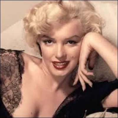 Août 1962 : LA star Marilyn Monroe décède dans des circonstances assez troubles. Avec quel président des États-Unis avait-elle une liaison ?
