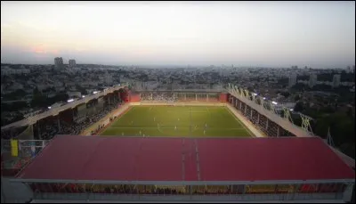 Restons dans l'insolite, quelle est la particularit&eacute; du stade Vozdovac, &agrave; Belgrade ?
