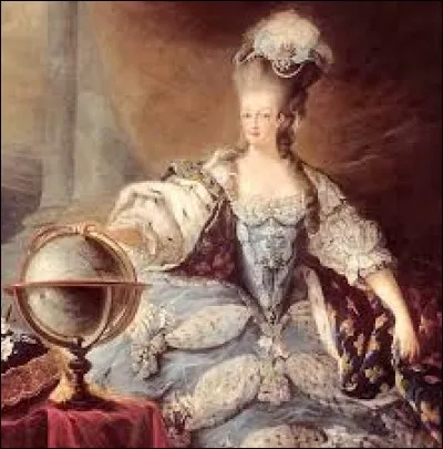 La reine est présente à l'ouverture des états généraux du 5 mai 1789.