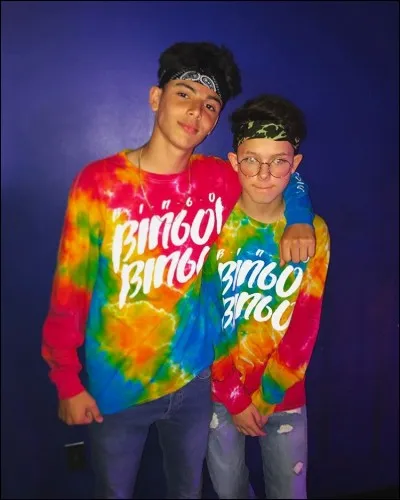 Sur cette photo, Jacob est avec...