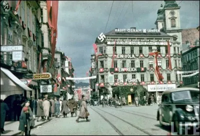 Quel pays annexa-t-il en 1938 ?