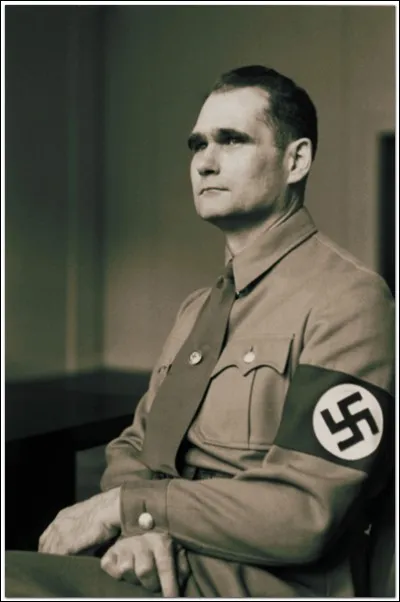 Quel ami d'Hitler tenta de faire un pacte de paix avec l'Angleterre ?