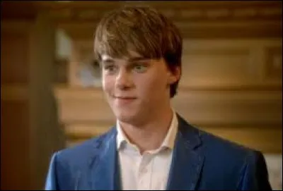 La première décision de Ben pour être un roi est :