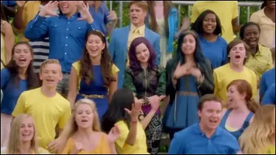 Quand Ben dit à Mal qu'elle est sa nouvelle petite amie, qui Audrey choisit-elle comme petit ami ?