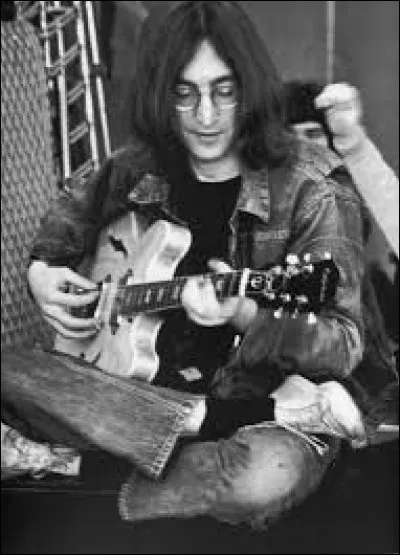 John Lennon est le chanteur des :