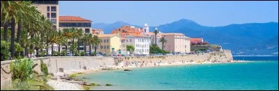 Comment appelle-t-on les habitants d'Ajaccio ?