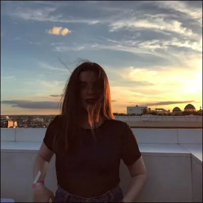 Quel est le nom de famille de Clara ?