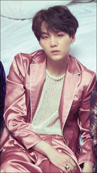 Quelle est la taille de Suga ?