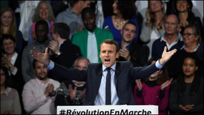 Un soutien de Fillon se moque d'un meeting de Macron en publiant une photo d'un meeting de Fillon, qui cette-dernière est assez malvenue :