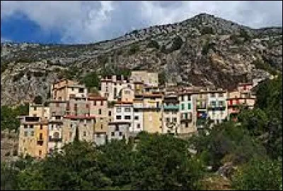 Pour finir, nous prenons la direction de la région P.A.C.A.. Nous serons à Sigale, village de l'arrondissement de Nice, situé dans le département ...