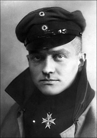 Manfred von Richthofen, aviateur allemand était surnommé le "Baron" :