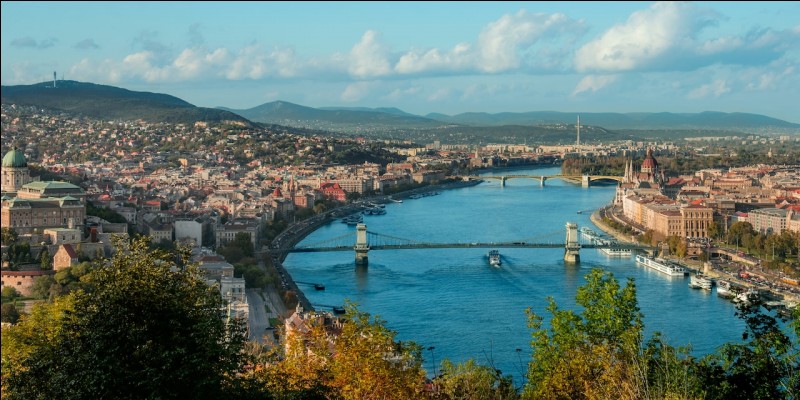 Quelle capitale européenne n'est pas traversée par le Danube ?