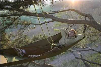 Campement temporaire des troupes en plein air.