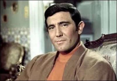 1969 : Dans ''Au service secret de Sa Majesté'' , c'est George Lazenby qui tient le rôle de James Bond. Par quel célèbre trompettiste ''We Have All the Time in the World'' a-t-elle été chantée ?