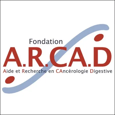 Avec qui a-t-elle r&eacute;colt&eacute; de l'argent pour la fondation ARCAD ?