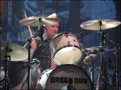 Comment se nomme le batteur ?