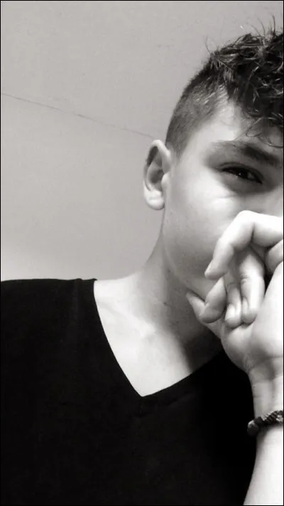 Qui apparaît souvent dans ses vidéos ?