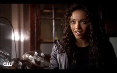 Comment Rebekah rencontre-t-elle sa sur aînée ?