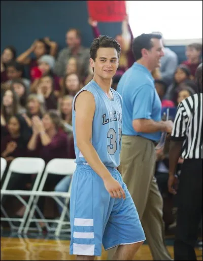 Qui est la personne concernée par la face A de la première cassette et la raison pour laquelle elle est là ?