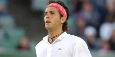 En 1999, quel joueur classé n°2 mondial élimine-t-il au tournoi de Monte Carlo ?