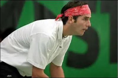 En 1999, quel tournoi remporte-t-il après avoir battu Nicolas Kiefer en finale ?